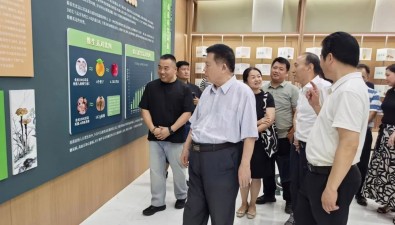 李玉院士一行到成都匯菇源考察指導
